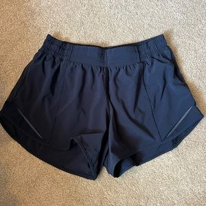 Lululemon tall hotty hot shorts true navy size 8